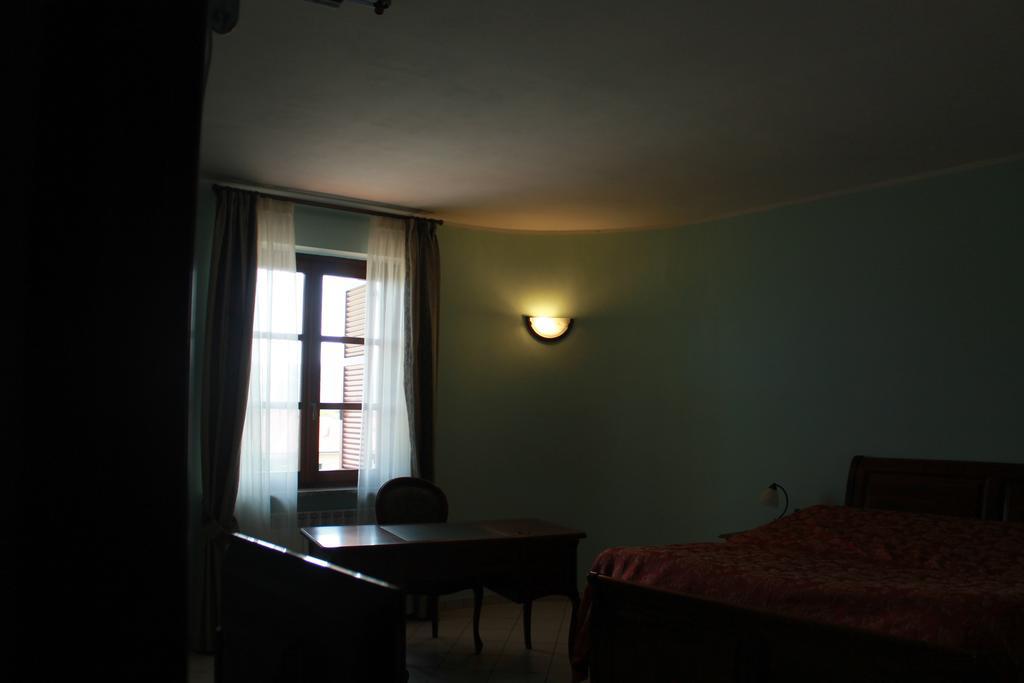 Villa Carla Castino Esterno foto