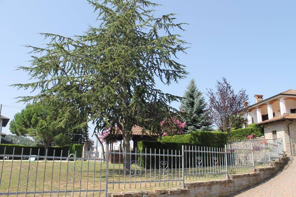 Villa Carla Castino Esterno foto